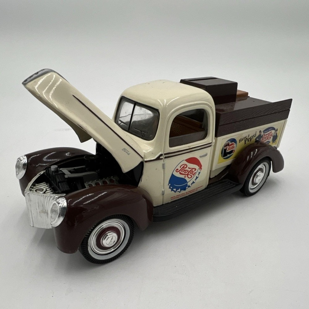 Golden Wheel 1:24 Ford Delivery Truck Pepsi-Cola Die-Cast Bank Brown Cream 9501